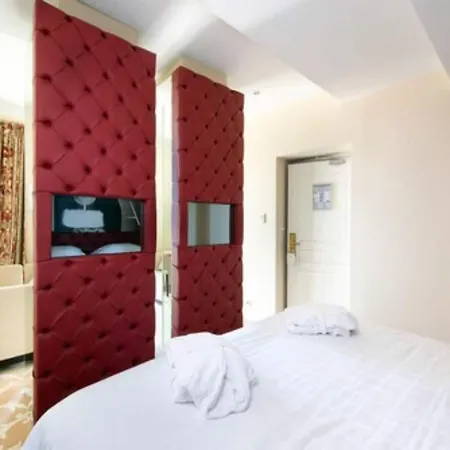Hotell Chateau De La Tour
