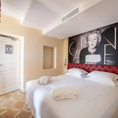 Chateau De La Tour Hotell 4*